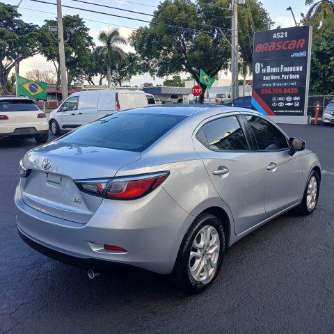 Toyota Yaris Ia - Thumbnail 10