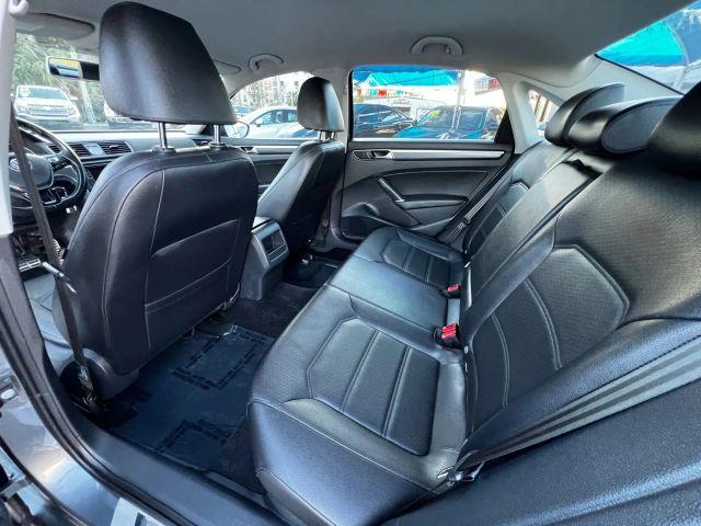 Volkswagen Passat - Thumbnail 18