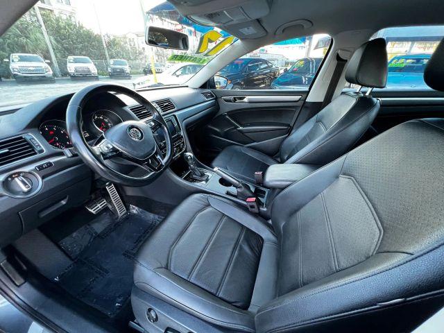 Volkswagen Passat - Thumbnail 17