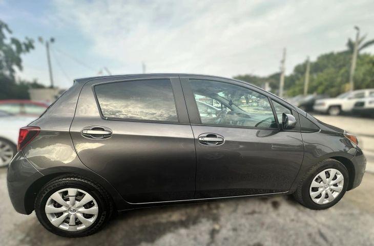 Toyota Yaris - Thumbnail 11