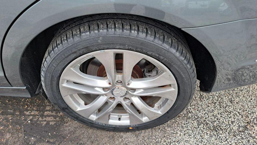 Mercedes-Benz C-Class - Thumbnail 2