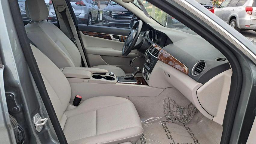 Mercedes-Benz C-Class - Thumbnail 18