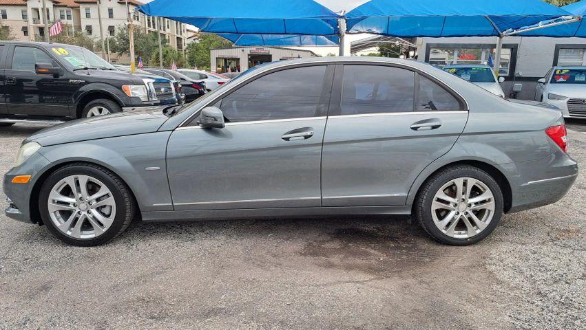 Mercedes-Benz C-Class - Thumbnail 13