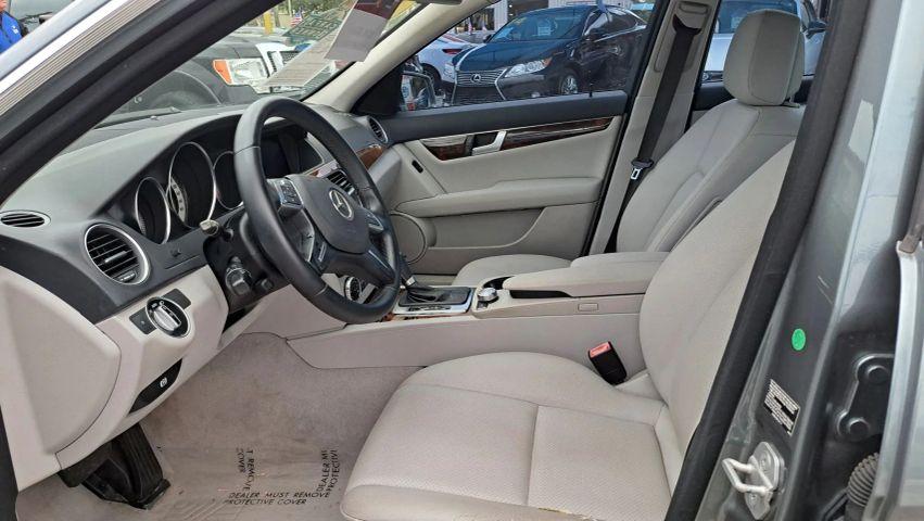 Mercedes-Benz C-Class - Thumbnail 15