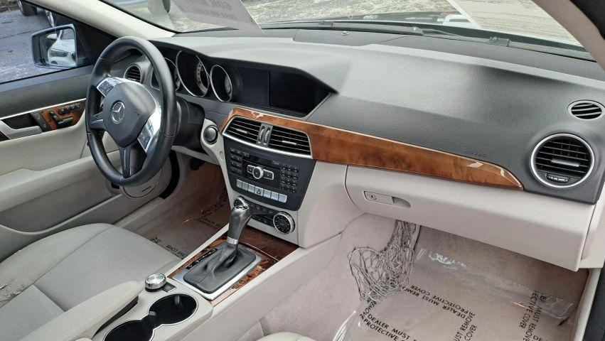 Mercedes-Benz C-Class - Thumbnail 19