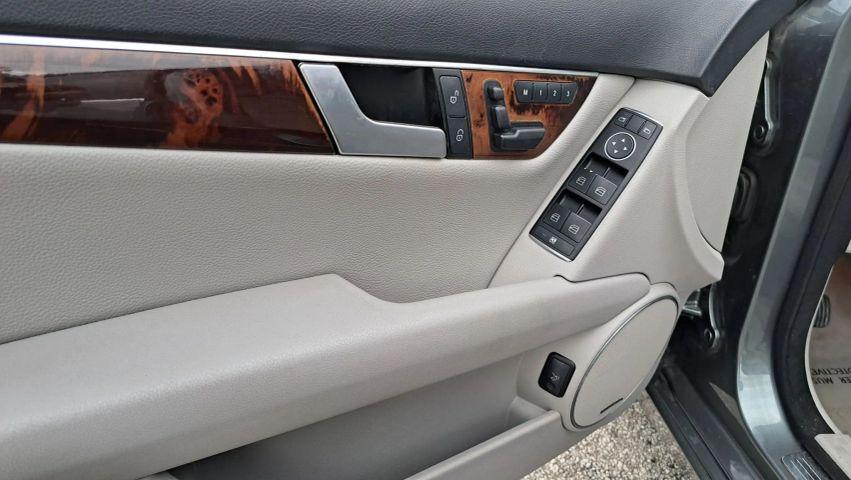 Mercedes-Benz C-Class - Thumbnail 14