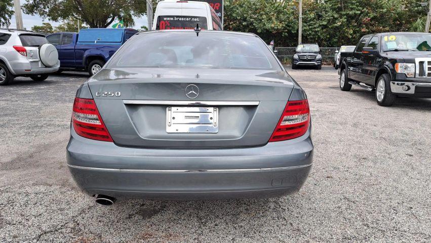 Mercedes-Benz C-Class - Thumbnail 12