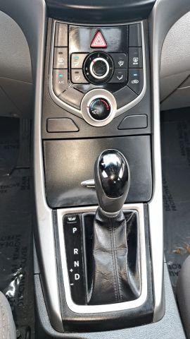 Hyundai Elantra - Thumbnail 11