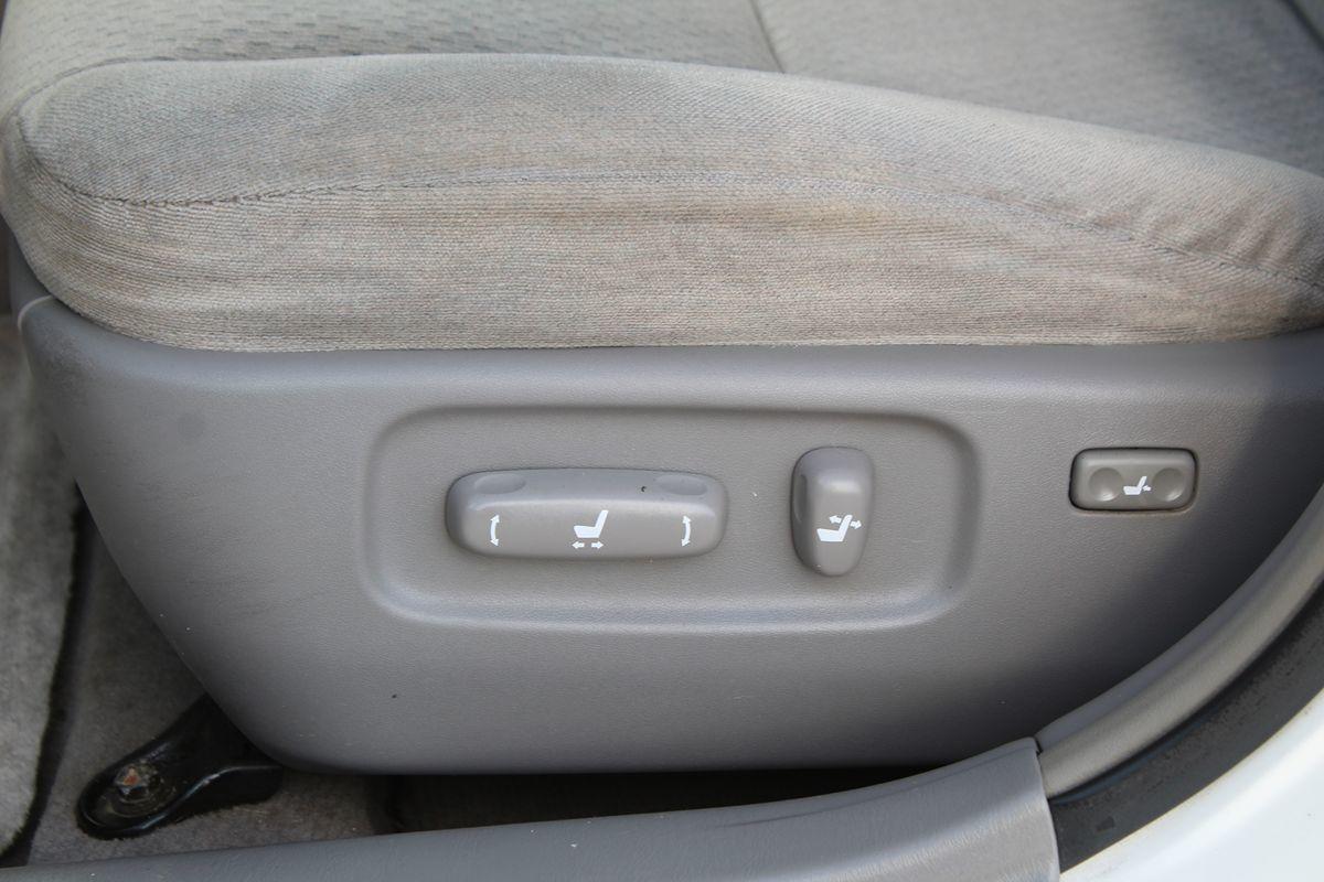 Toyota Camry Le Only $ Down** $85/Wk - Thumbnail 14