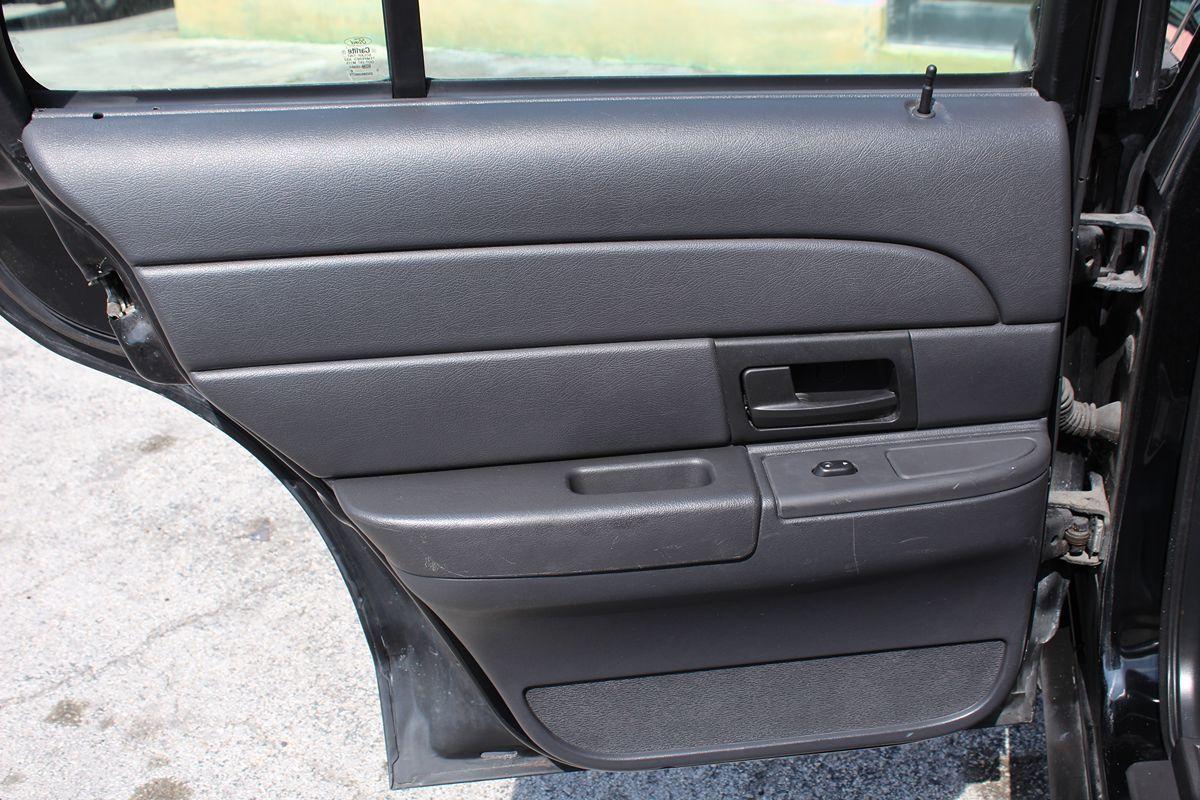 Ford Crown Victoria Police Only $12,500 Cash** - Thumbnail 16