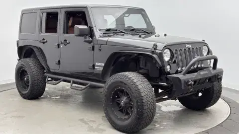 Jeep Wrangler Unlimited Sport - Thumbnail 4