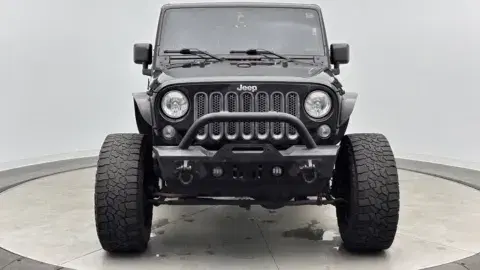 Jeep Wrangler Unlimited Sport - Thumbnail 3