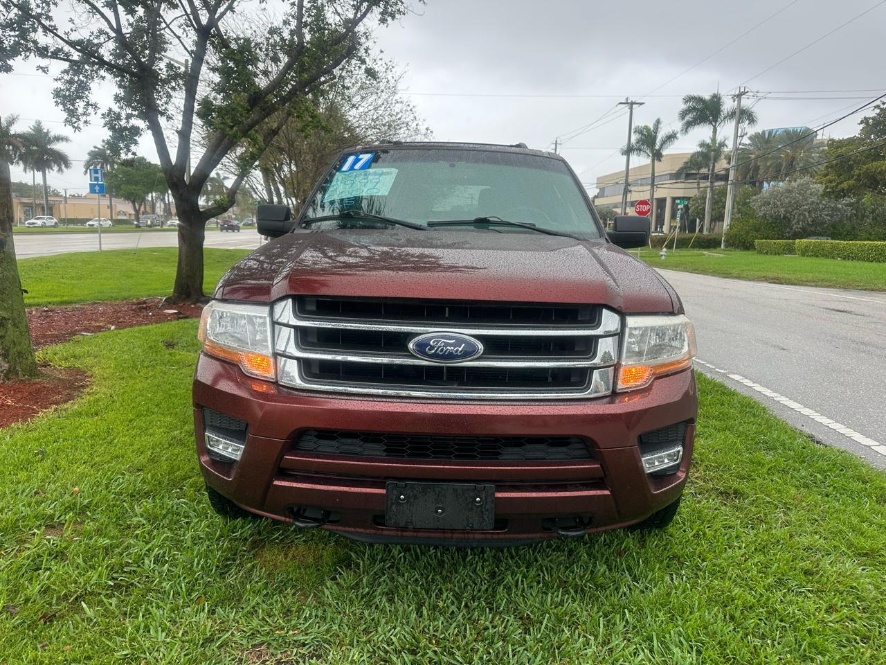 Ford Expedition119" Wb Xlt 4Wd - Thumbnail 3