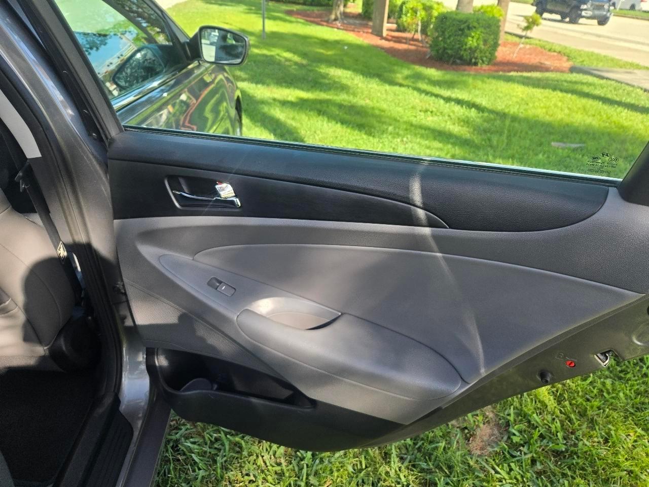 Hyundai Sonatalimited Auto - Thumbnail 17