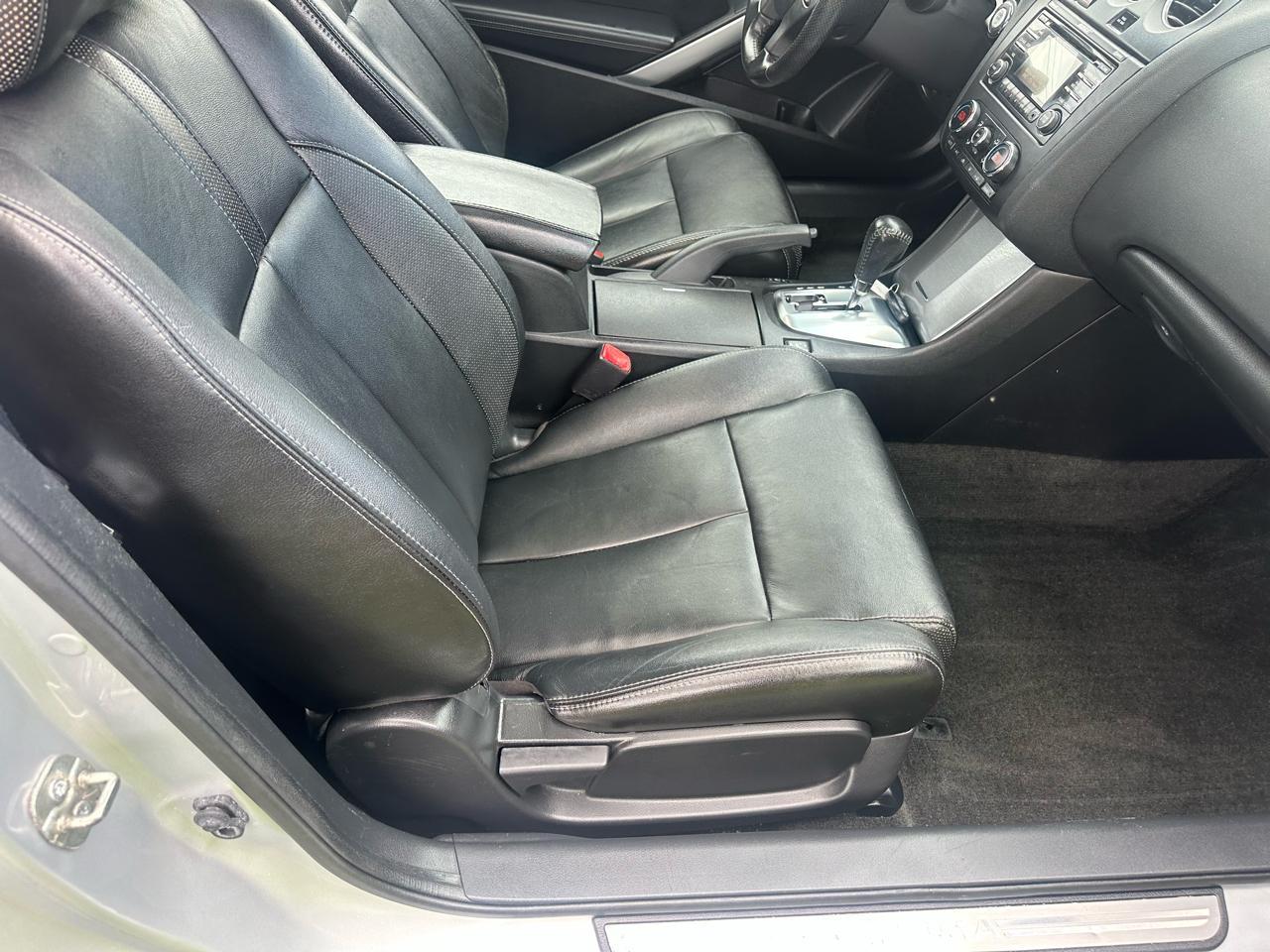 Nissan Altima2.5 S 6M/T Coupe - Thumbnail 16