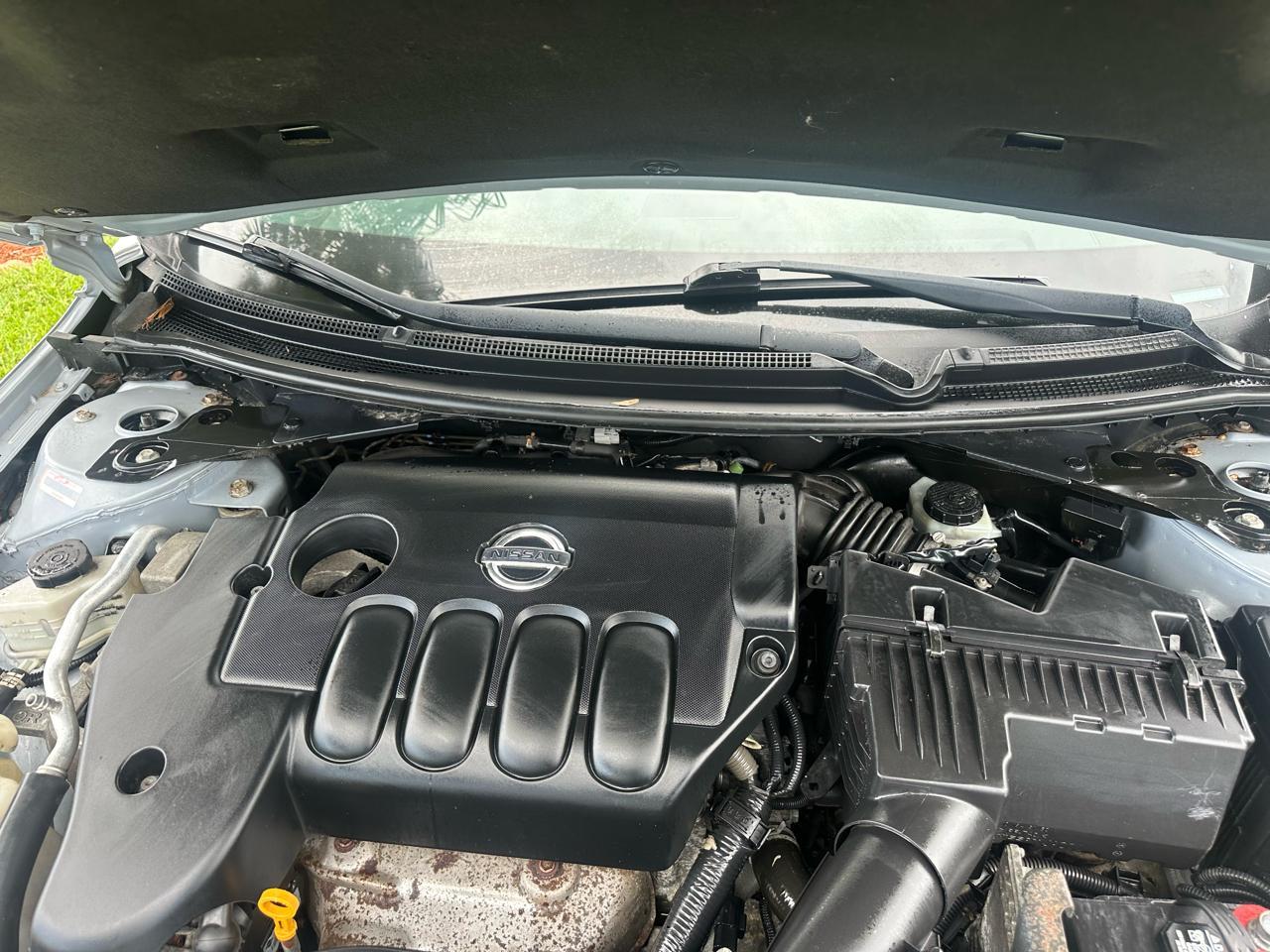 Nissan Altima2.5 S 6M/T Coupe - Thumbnail 18