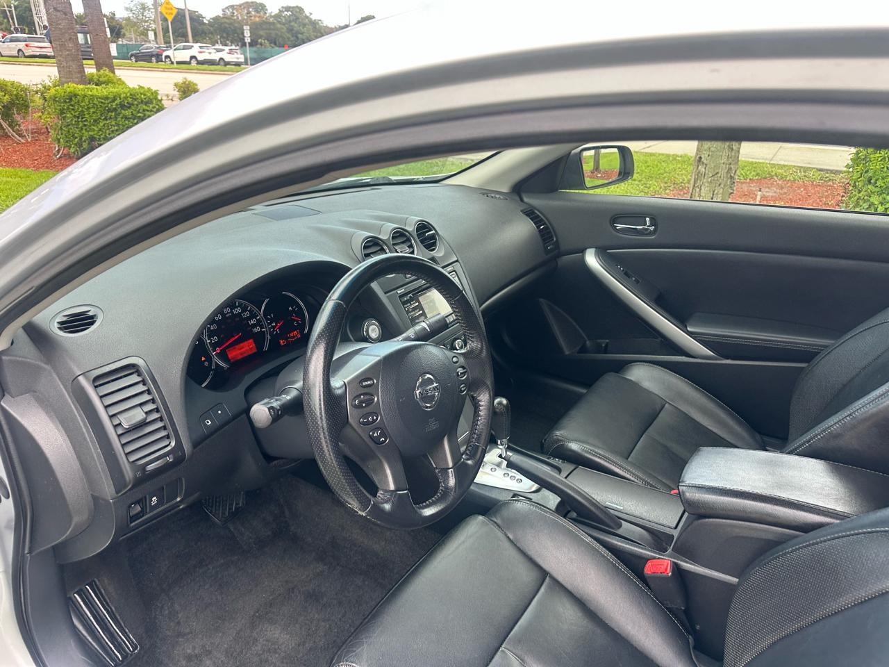 Nissan Altima2.5 S 6M/T Coupe - Thumbnail 12