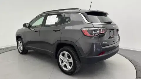 Jeep Compass Latitude - Thumbnail 6