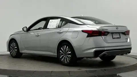 Nissan Altima Sv - Thumbnail 5