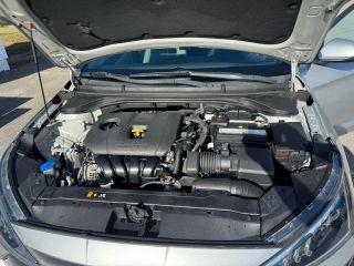 Hyundai Elantra - Thumbnail 5