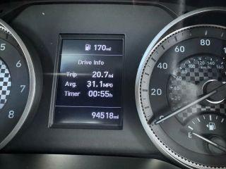 Hyundai Elantra - Thumbnail 12