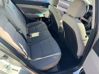 Hyundai Elantra - Thumbnail 3