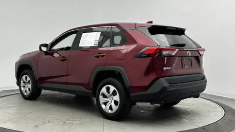 Toyota Rav4 Le - Thumbnail 6