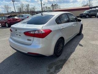 Kia Forte - Thumbnail 11