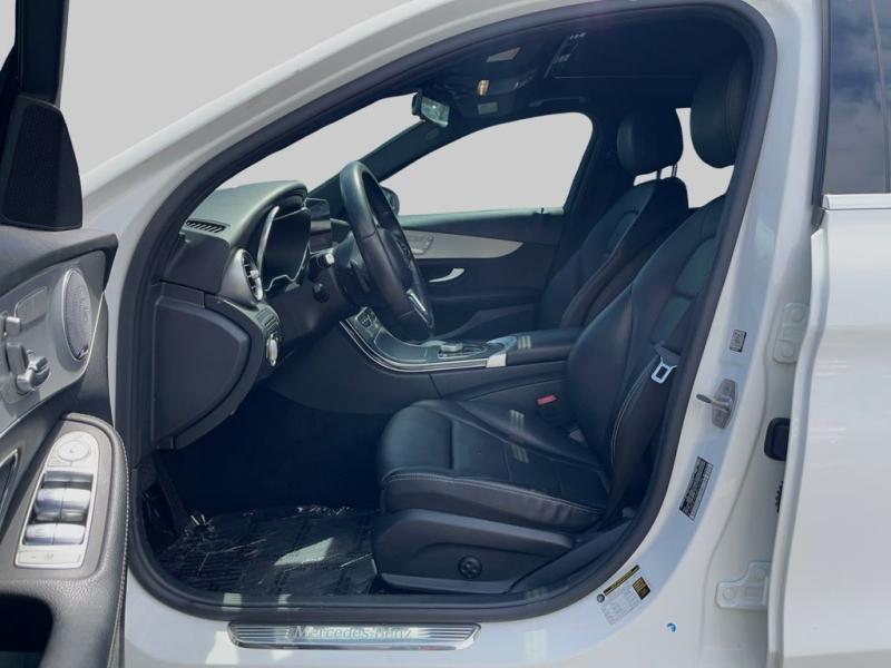 Mercedes-Benz C-Class C 300 - Thumbnail 11