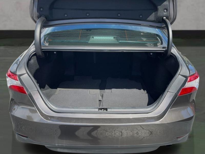 Toyota Camry Le - Thumbnail 20