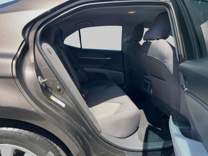 Toyota Camry Le - Thumbnail 13