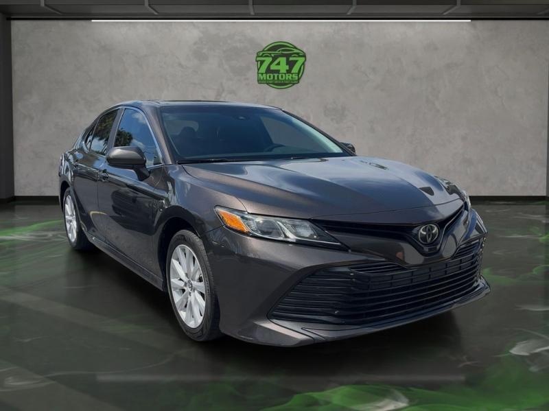 Toyota Camry Le - Thumbnail 8