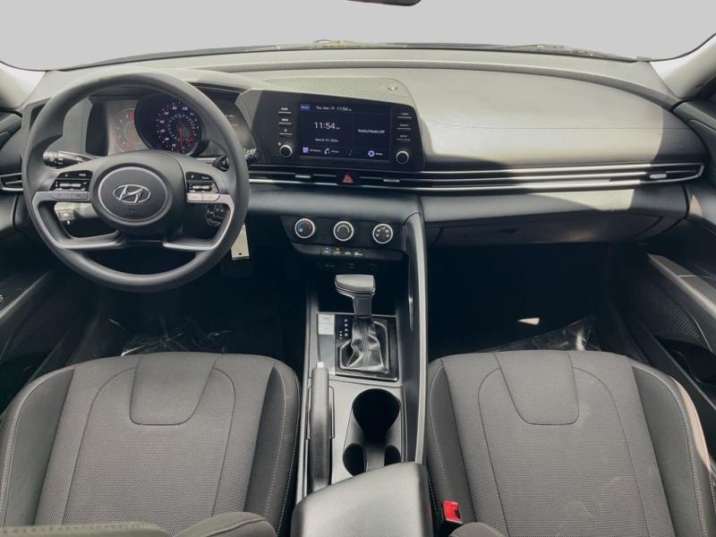 Hyundai Elantra Se - Thumbnail 17