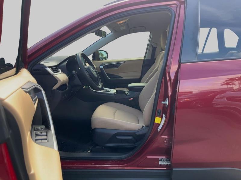 Toyota Rav4 Le - Thumbnail 11