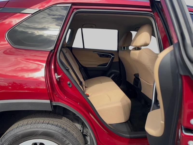 Toyota Rav4 Le - Thumbnail 13