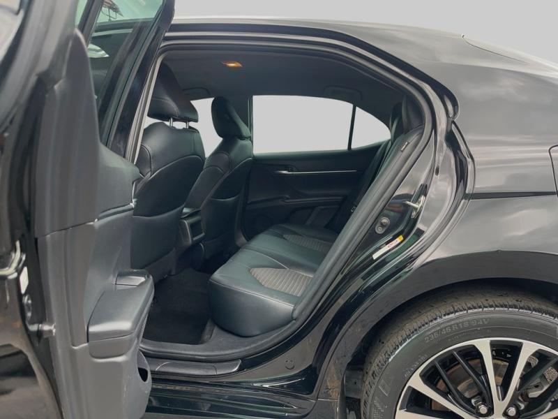 Toyota Camry Se - Thumbnail 12