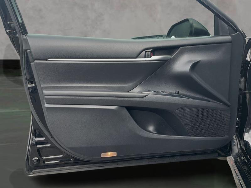 Toyota Camry Se - Thumbnail 10