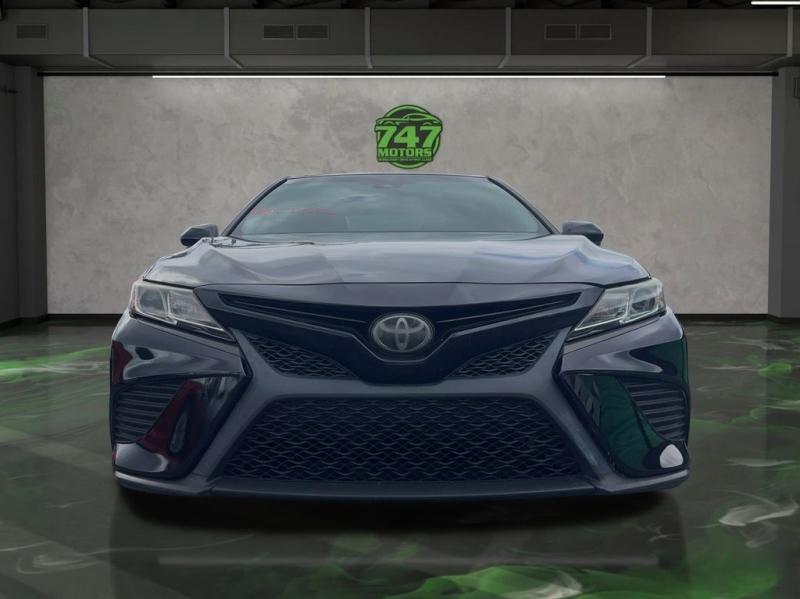 Toyota Camry Se - Thumbnail 9