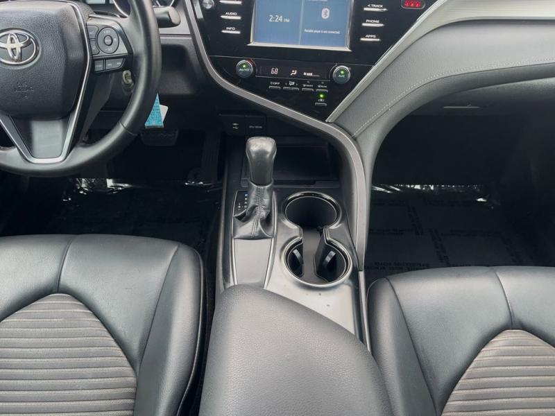 Toyota Camry Se - Thumbnail 17