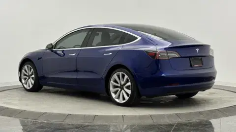 Tesla Model 3 Standard Range - Thumbnail 6