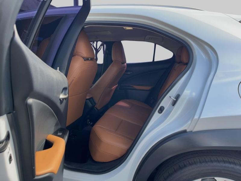 Lexus Ux - Thumbnail 11