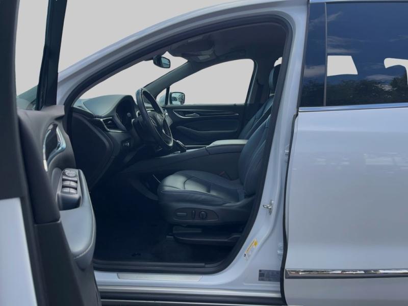 Buick Enclave Essence - Thumbnail 11