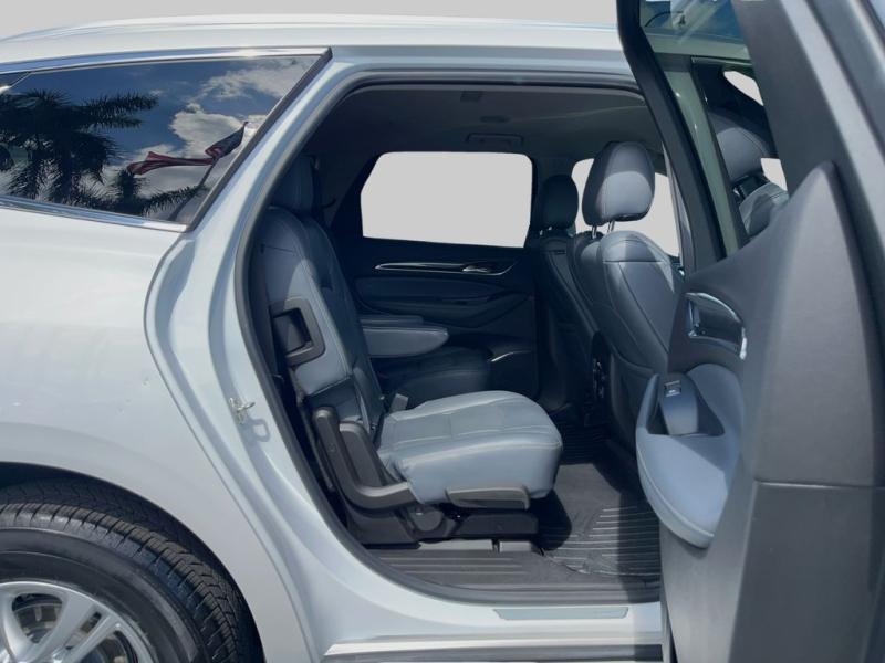 Buick Enclave Essence - Thumbnail 13