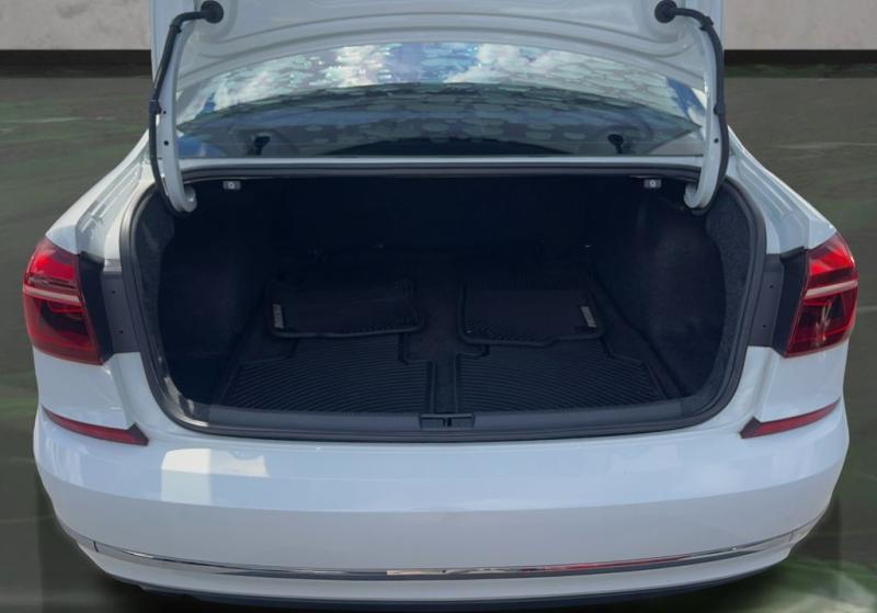 Volkswagen Passat 2.0T Wolfsburg - Thumbnail 20