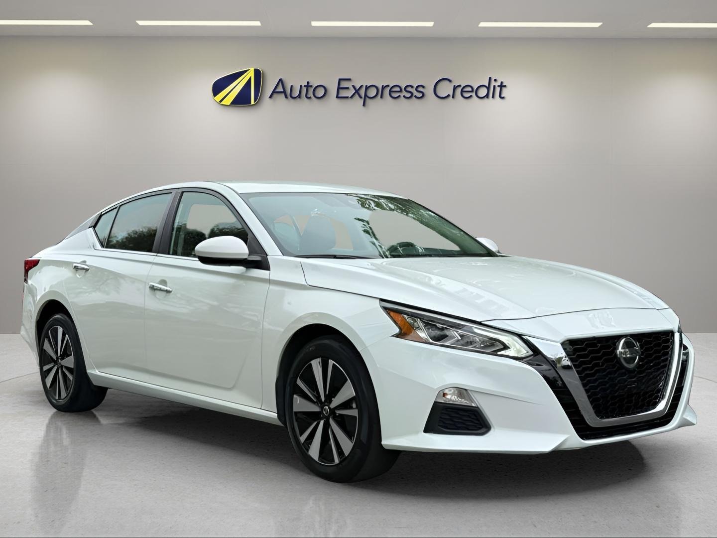 Nissan Altima Sv Intelligent Awd - Thumbnail 3