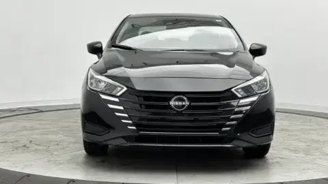 Nissan Versa S - Thumbnail 3