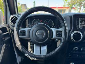 Jeep Wrangler - Thumbnail 13