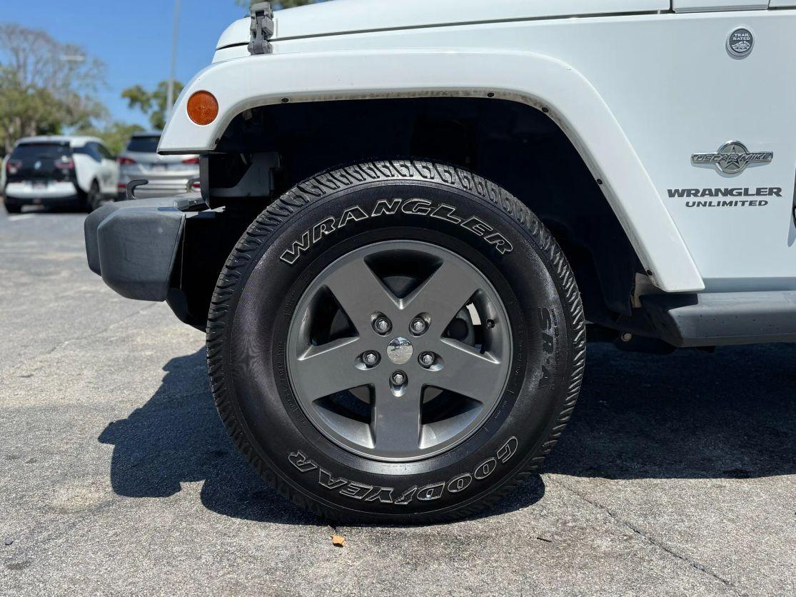 Jeep Wrangler - Thumbnail 19