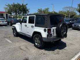 Jeep Wrangler - Thumbnail 5