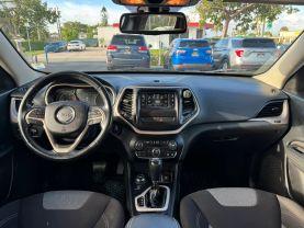 Jeep Cherokee - Thumbnail 12